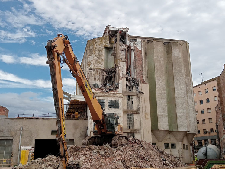 Derribo antigua harinera La Meta – Lleida